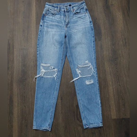 AMERICAN EAGLE NWOT Strigid Mom Jeans - Picture 2 of 6